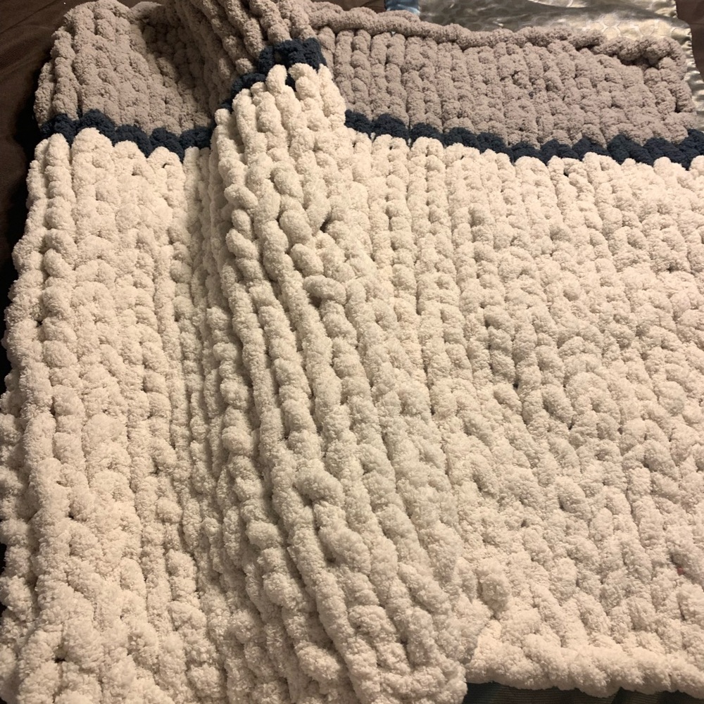Luxurious Knit Throw Blanket - Cream, Gray, and Brown 36 x 33 inches. - Picture 3 of 5